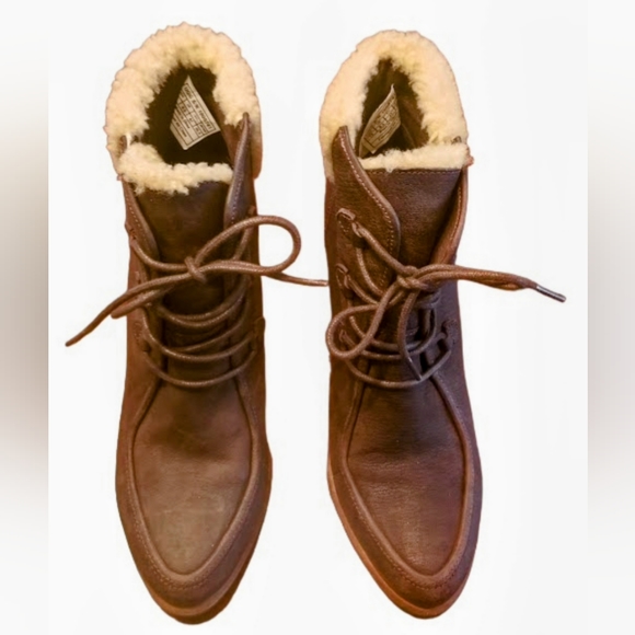 💞EUC💞 | UGG Australia | Analise Lace Up 3½" Heeled Booties - Picture 4 of 16